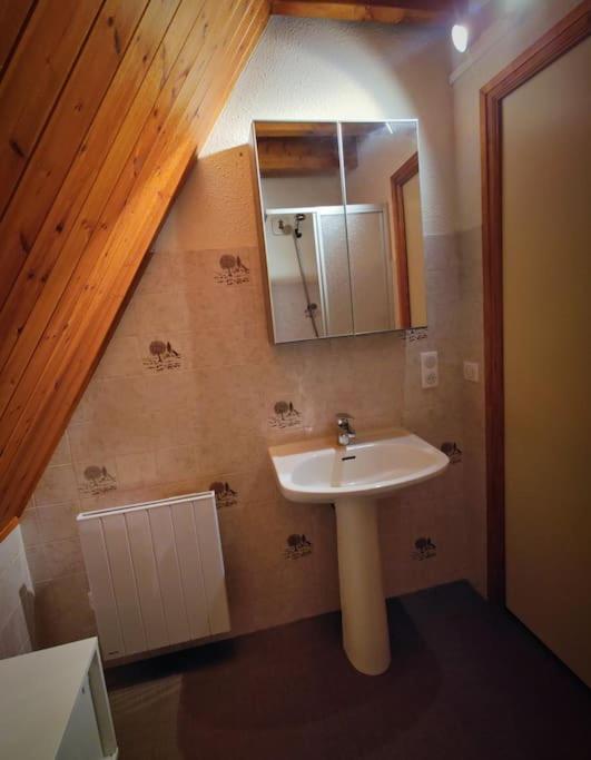 Logement 6 Pers Au Coeur Des Montagnes Pyreneennes Linge De Maison Et Papier Toilette Non Fournis Boutx Zewnętrze zdjęcie